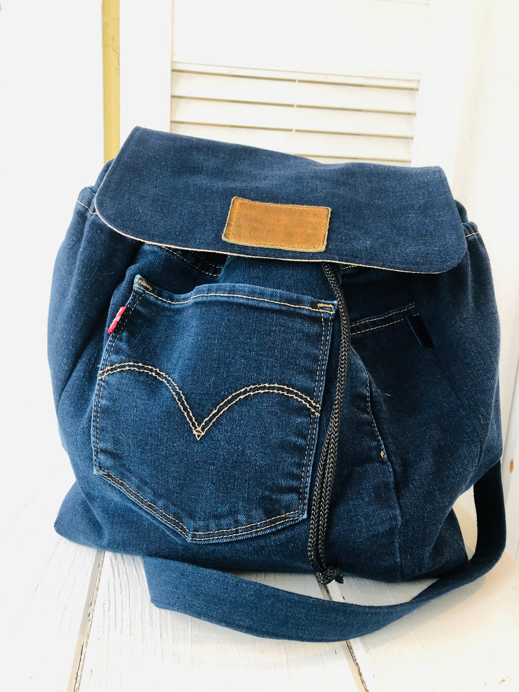 Upcycled Levi Denim Backpack by Jeans Crafter 🇨🇦