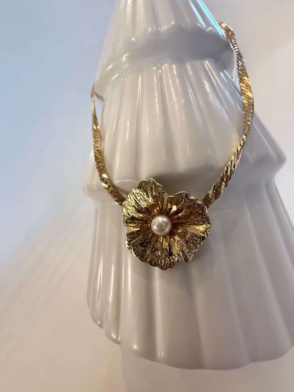 Vintage Floral Pearl Necklace