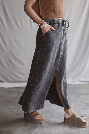 Acid Wash Cotton Front V Skirt