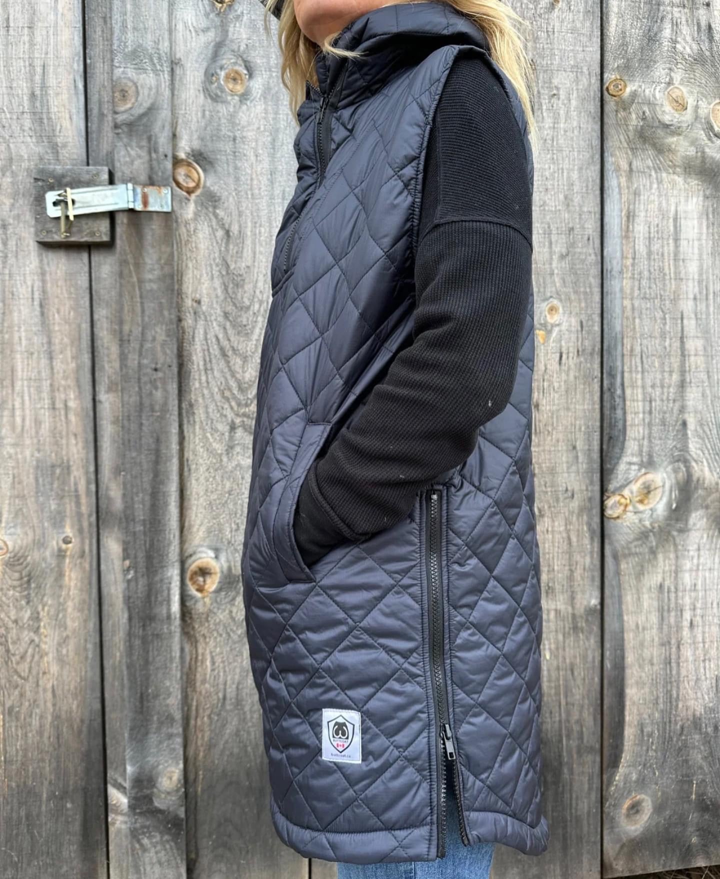 MThe Classic Pullover Vest by Buttcoat in black