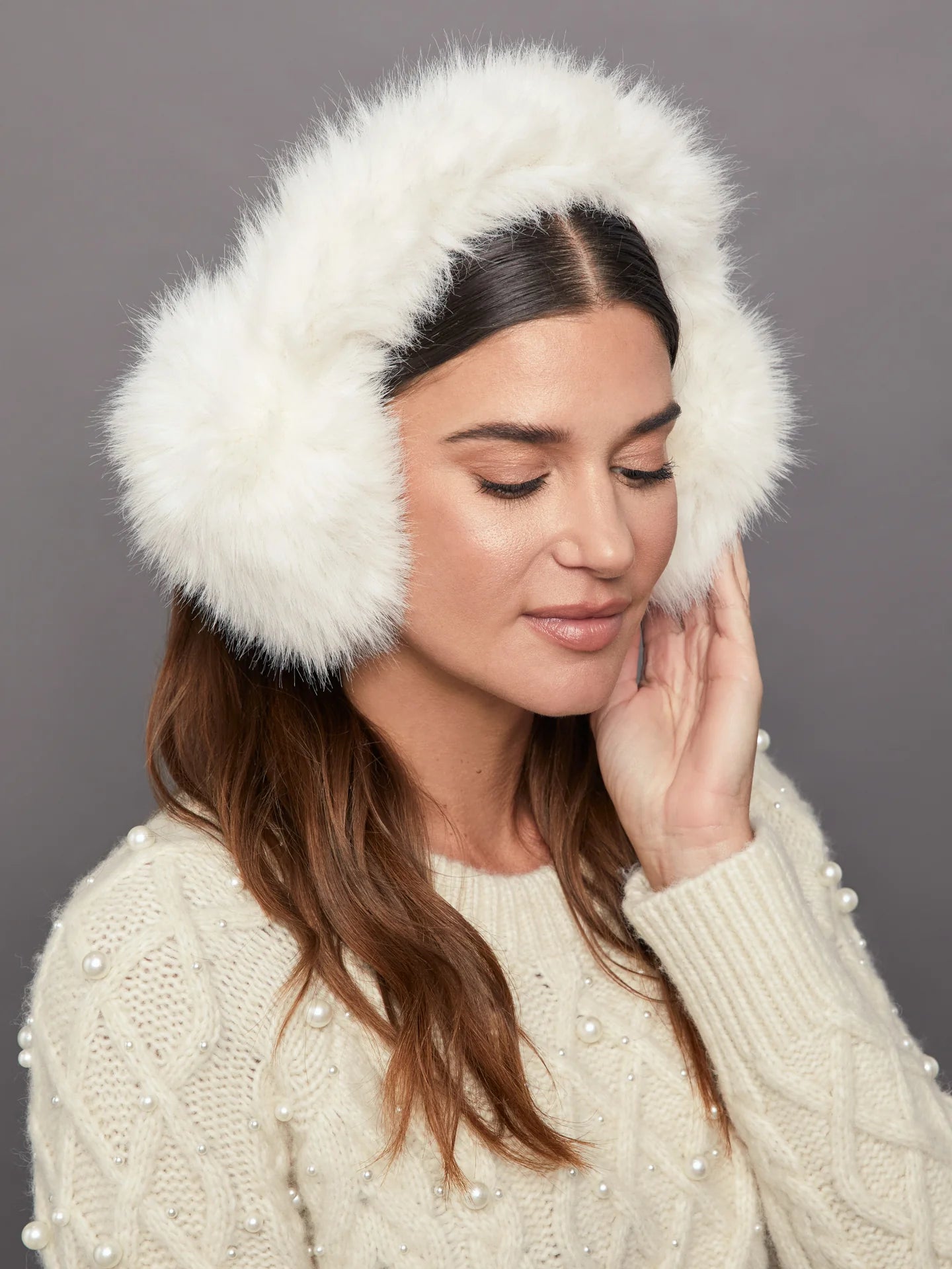 Faux Fur earmuffs cc brand - off white