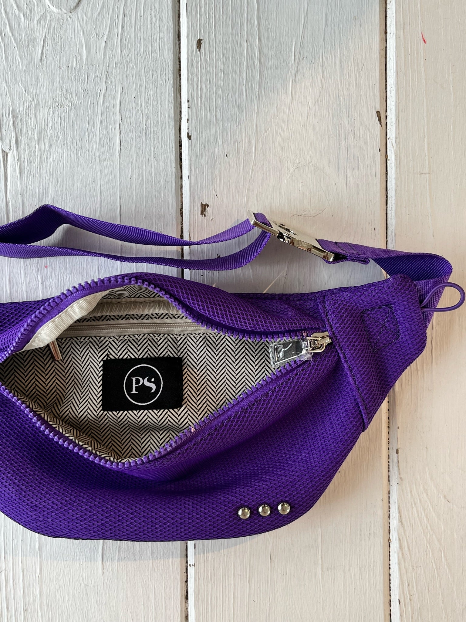 Fast and Free Bum Bag- Violet