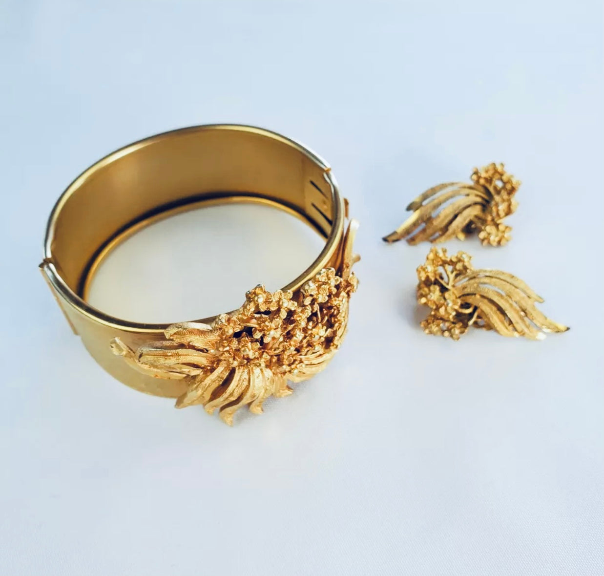 Vintage brush gold tone bangle bracelet and clip on earrings